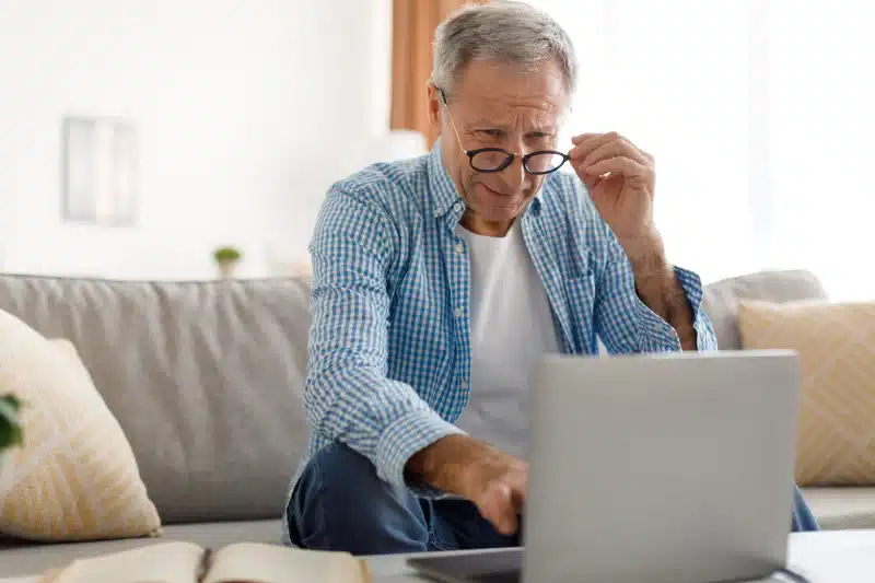 Macular Degeneration Symptoms